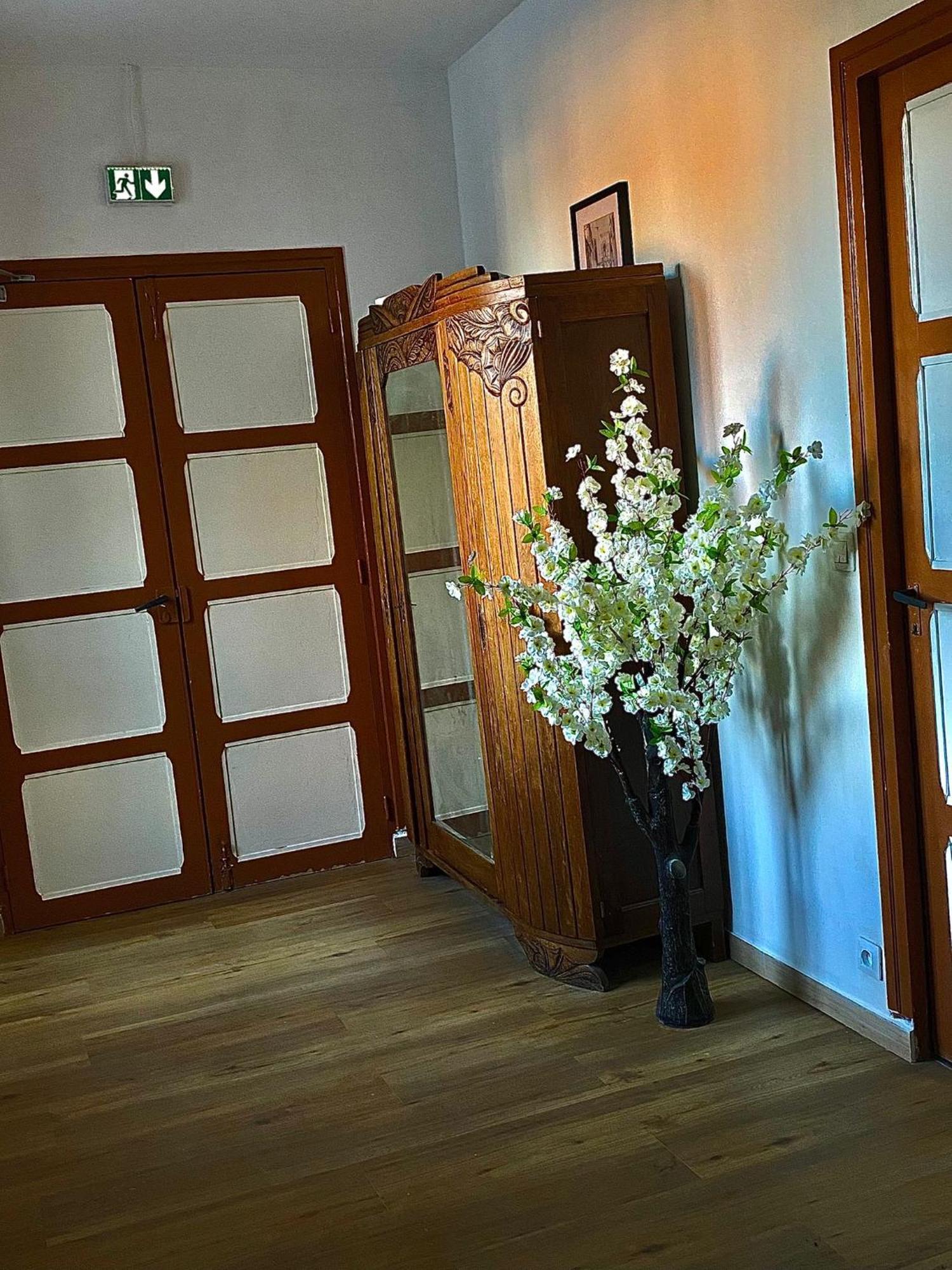 Hotel & Restaurant Isvara Breteuil Esterno foto