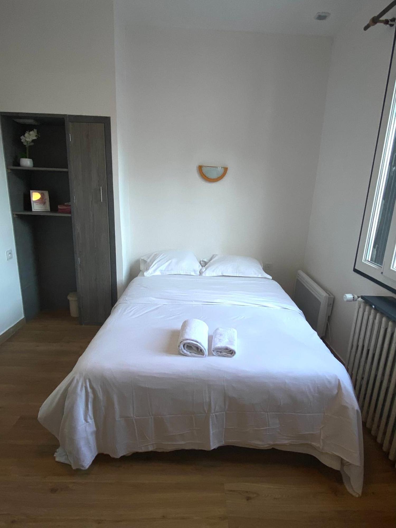 Hotel & Restaurant Isvara Breteuil Esterno foto